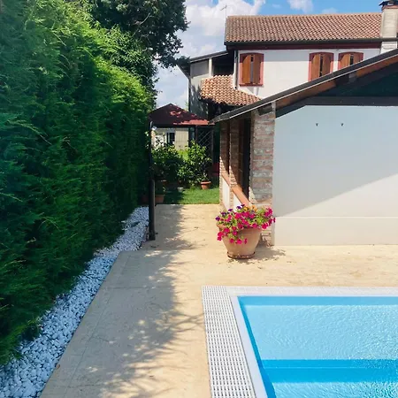 Corte Bussari Bed & Breakfast
